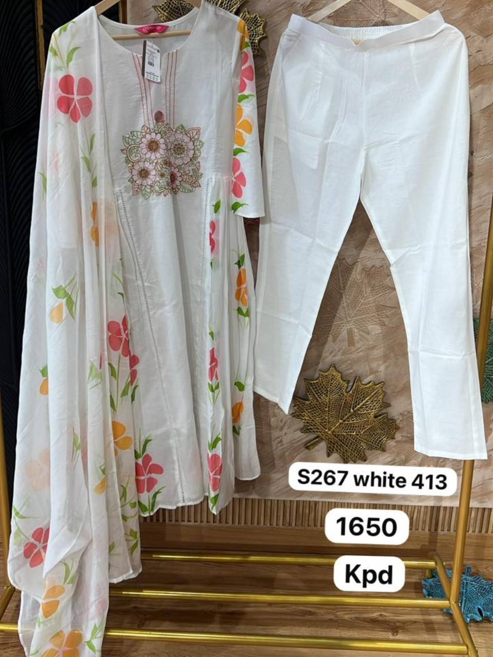 Women White Floral Printed Kurta Pant Dupatta Set | Elegant Ethnic Wear for Women