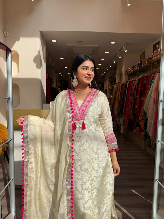 Cream Jacquard Kurta Pant Set with Pink Lace Dupatta for Women