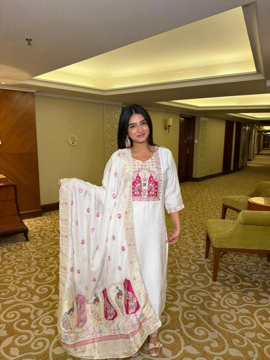 Women White Embroidered Kurta Set with Peacock Dupatta | Elegant Festive Ethnic Wear