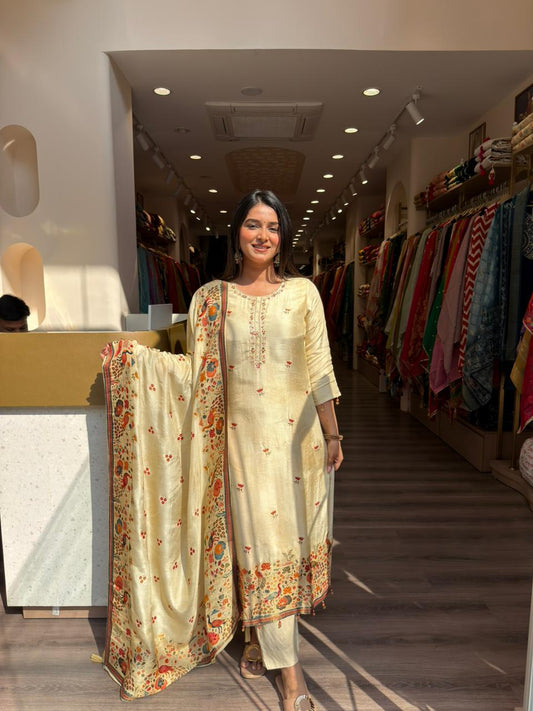 Elegant Cream Printed Kurta Set with Dupatta – Traditional Ethnic Wear for Women