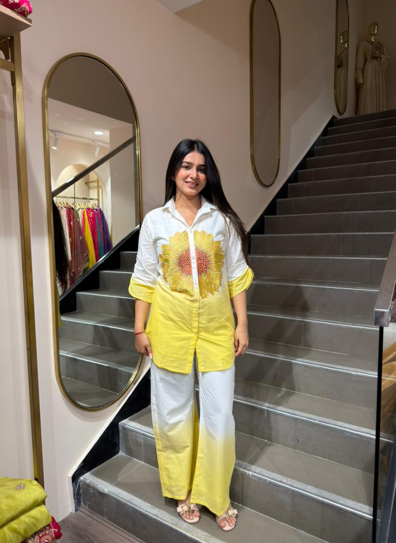 Women White & Yellow Sunflower Print Kurta Shirt with Palazzo Pants