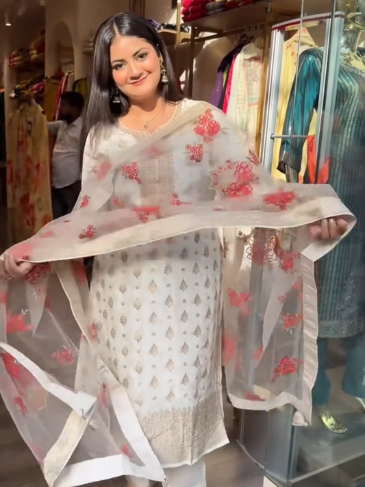 Elegant White Embroidered Kurta Set with Floral Organza Dupatta for Women