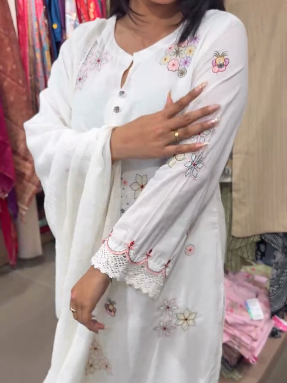 Elegant White Floral Embroidered Kurta Set with Dupatta – Women's 3 Piece Ethnic Suit Set