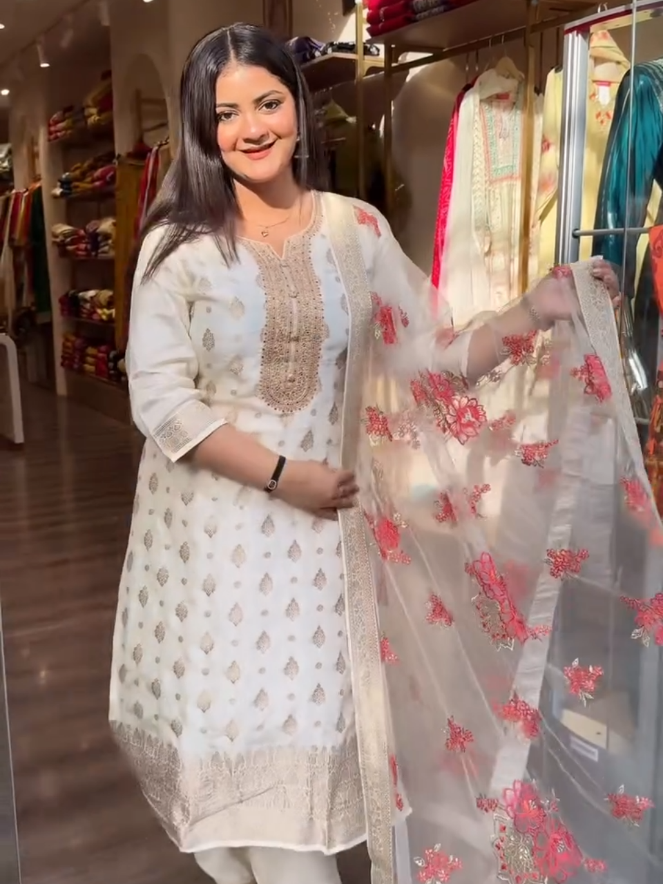 Elegant White Embroidered Kurta Set with Floral Organza Dupatta for Women