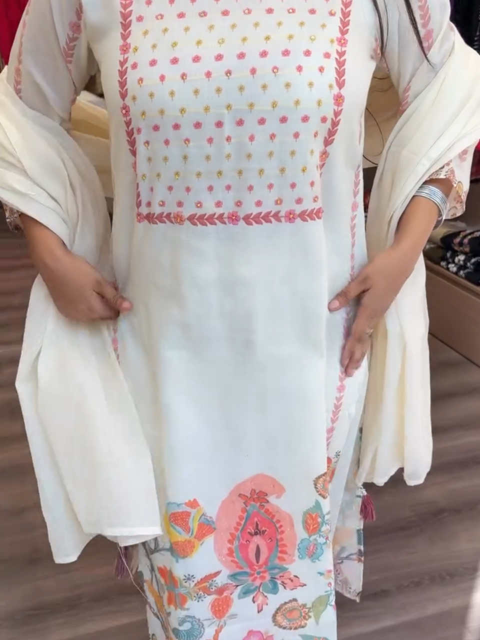 Off White Floral Printed Kurta Set for Women