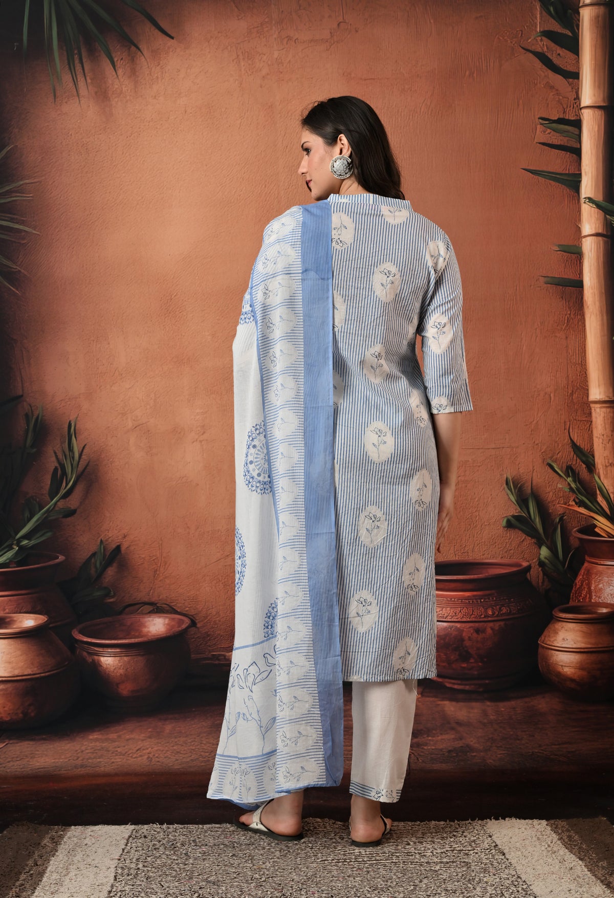 Women White & Blue Cotton Printed Long Kurti for Summer Wear