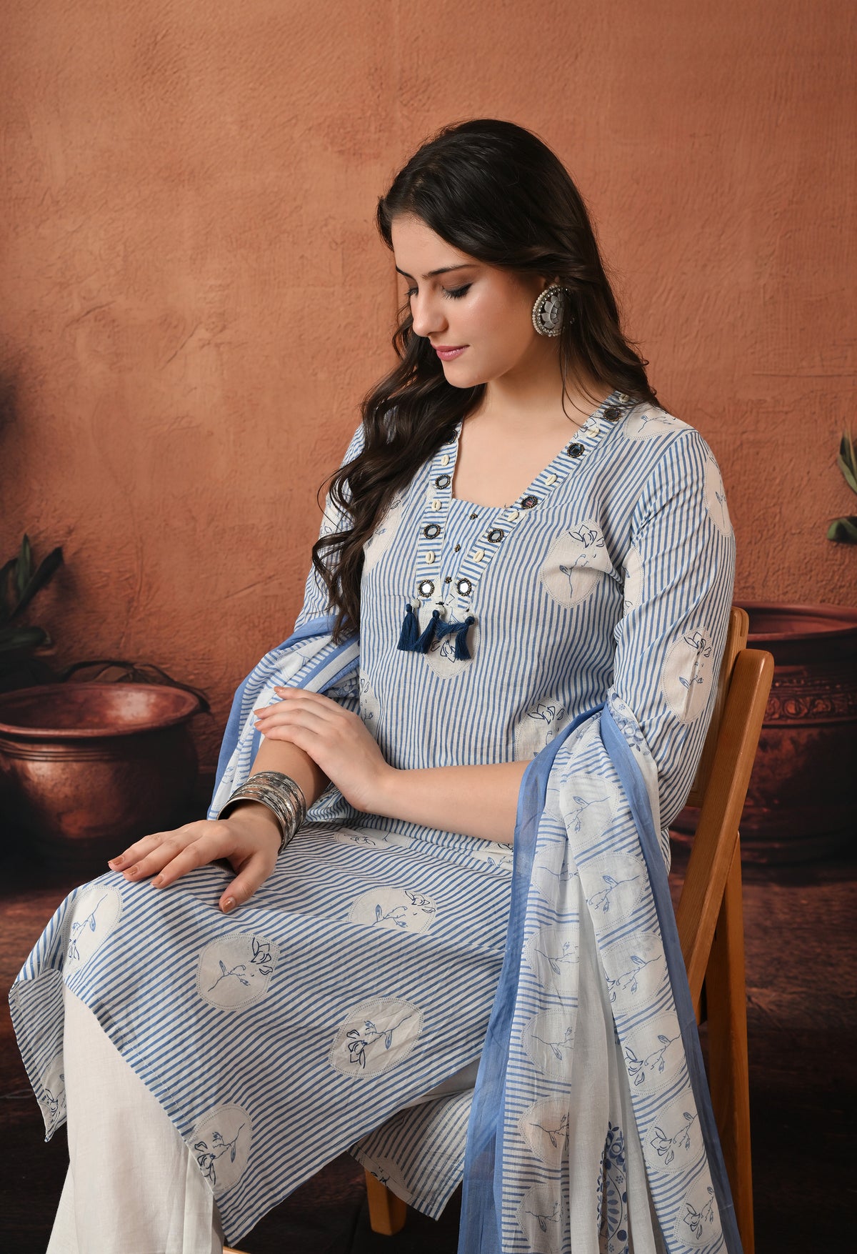 Women White & Blue Cotton Printed Long Kurti for Summer Wear