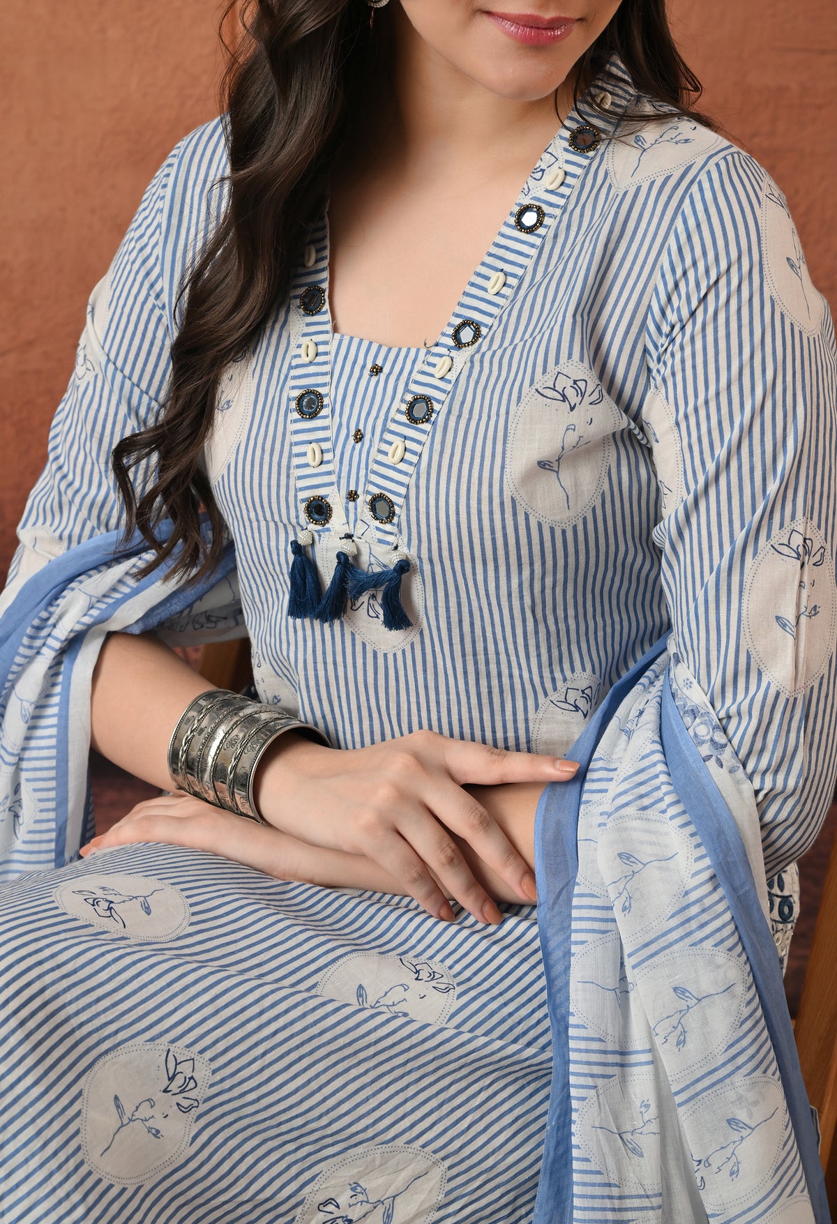 Women White & Blue Cotton Printed Long Kurti for Summer Wear