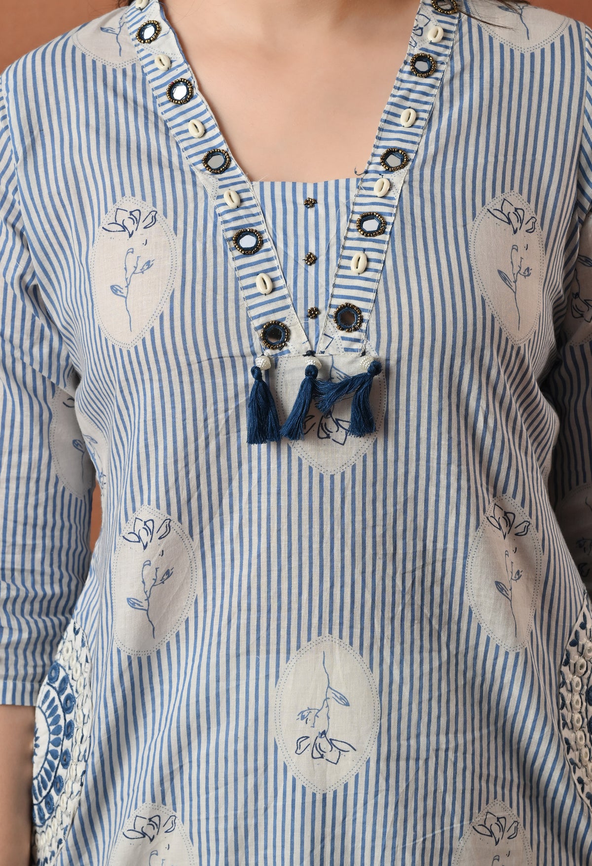 Women White & Blue Cotton Printed Long Kurti for Summer Wear