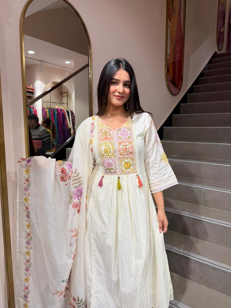 Off White Embroidered Kurta Set with Floral Dupatta – Elegant Ethnic Wear for Women
