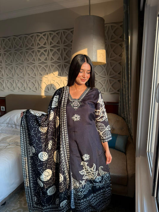 Black Printed & Embroidered Kurta Set with Dupatta – Elegant Ethnic Wear for Women