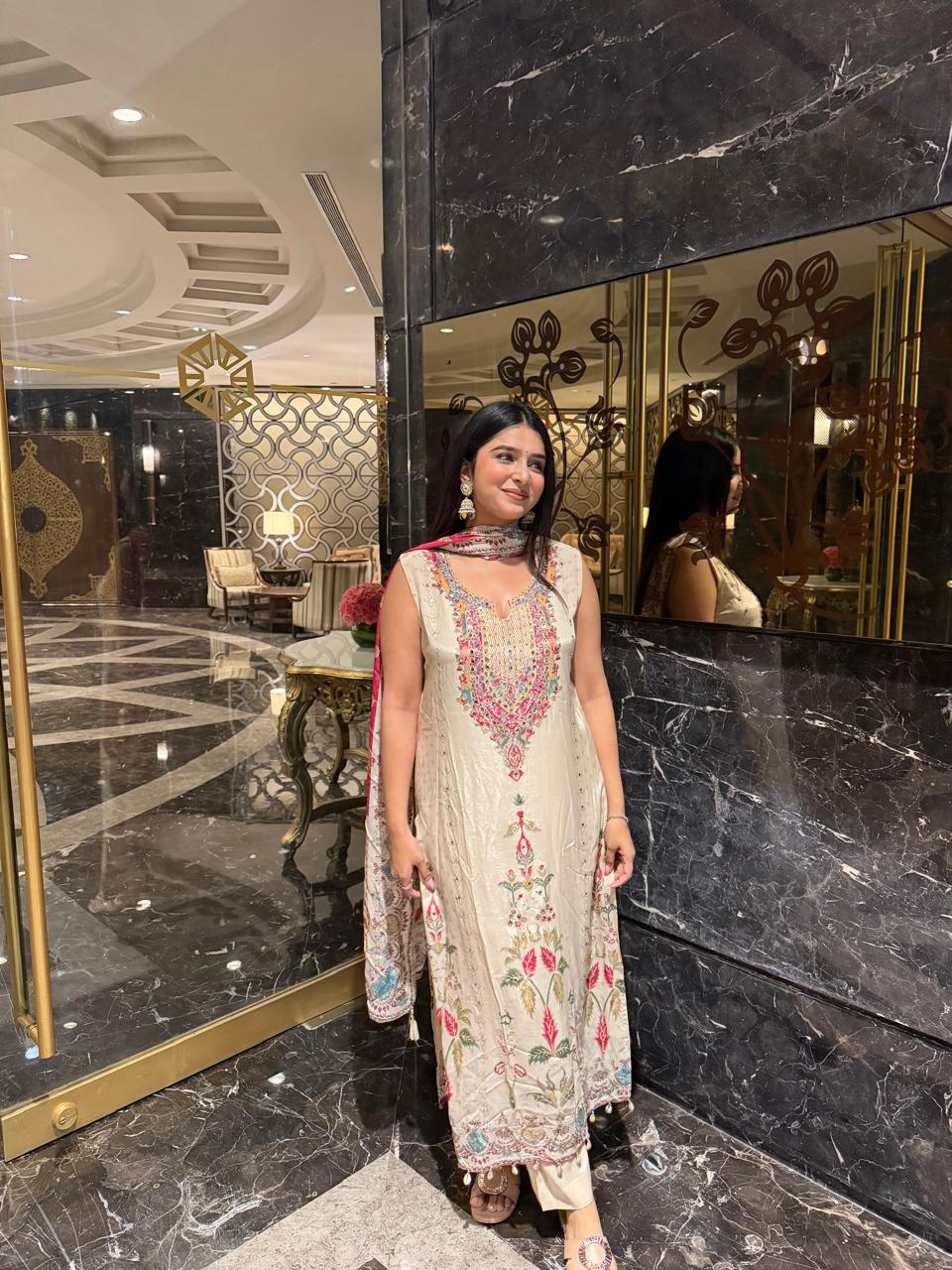 Elegant Beige Embroidered Lawn 3 Piece Suit with Dupatta – Sleeveless Festive Wear