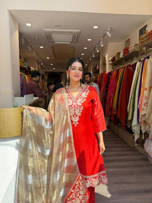 Red Heavy Embroidered Straight Kurta Pant Set with Organza Dupatta for Women