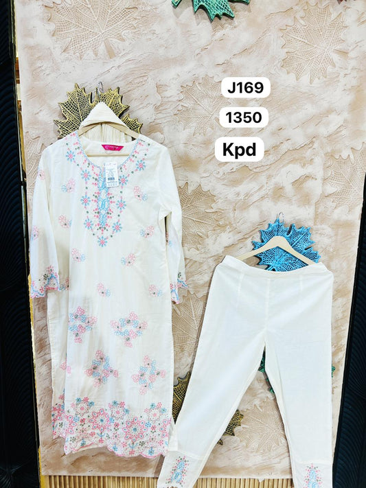 Women White Floral Embroidered Kurta Pant Set | Elegant Ethnic Wear for Women